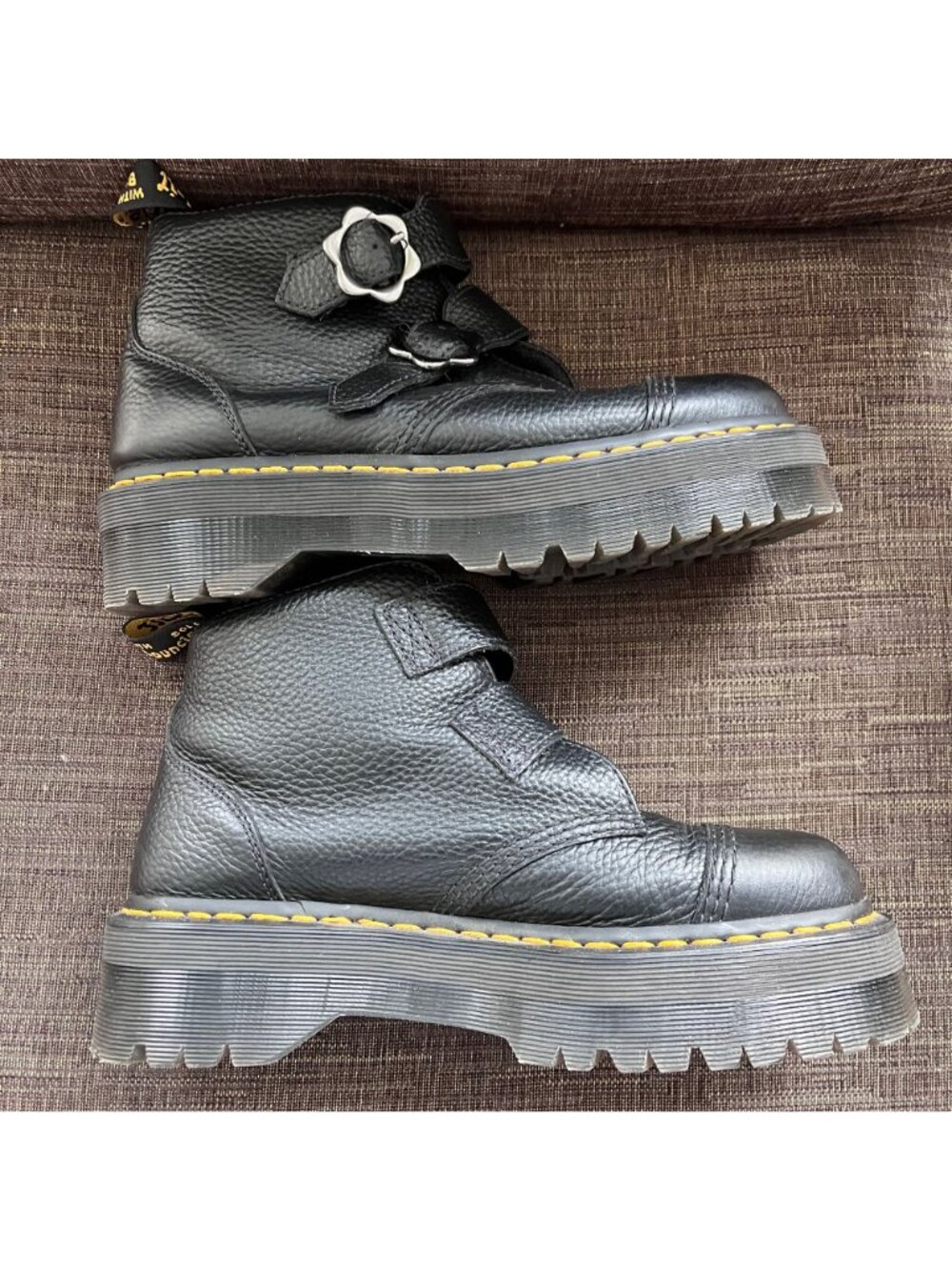 DR. MARTENS Devon Flower Buckle Leather Platform  Women's Boots Size 10 - Picture 4 of 11